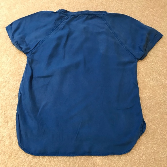 High-low blouse, loose fit, size M, royal blue. - Picture 2 of 3